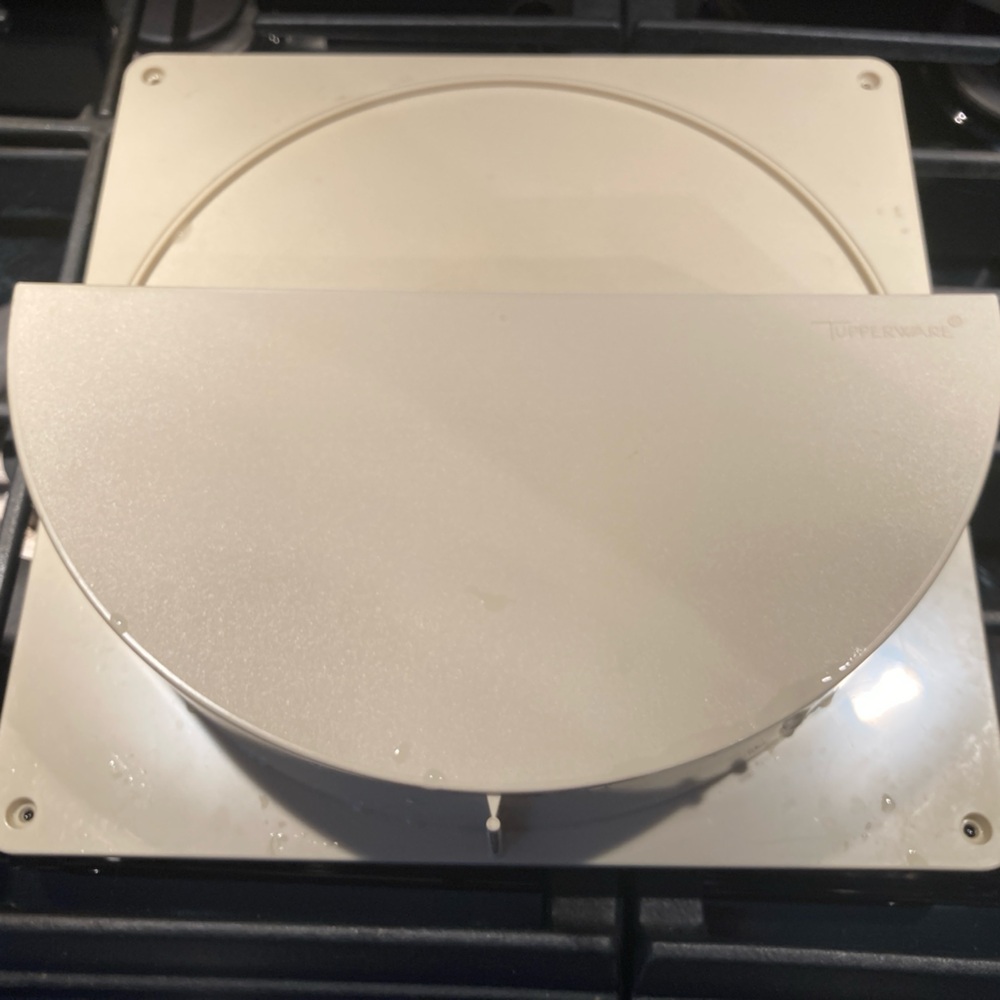 Tupperware large seal storer for cabinet door or wall measure 101/2” square